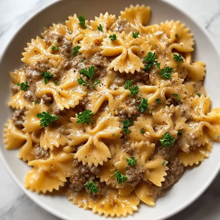 Délicieuses pâtes papillon à la viande et sauce onctueuse